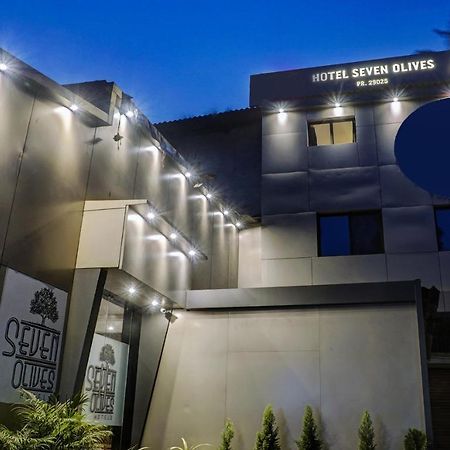 Treebo Trip Seven Olives Andheri Mumbai Exterior photo