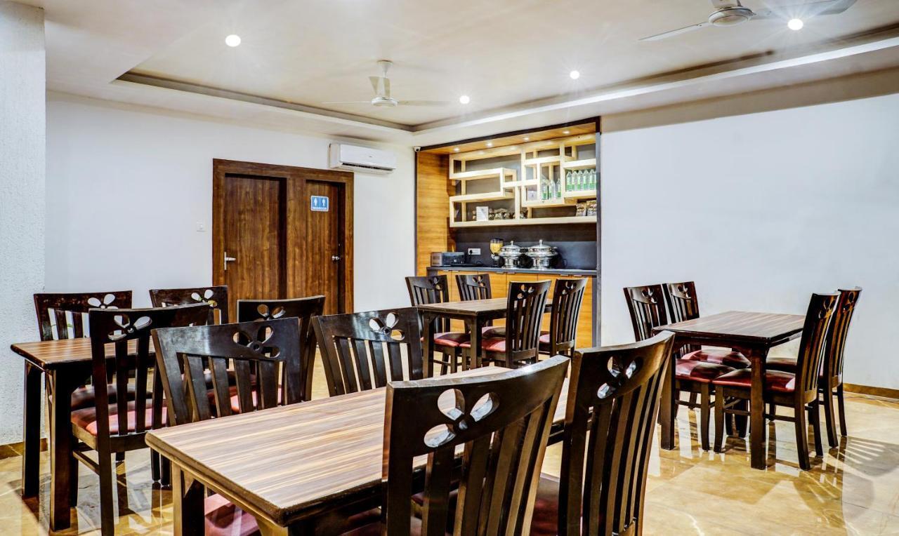 Treebo Trip Seven Olives Andheri Mumbai Exterior photo