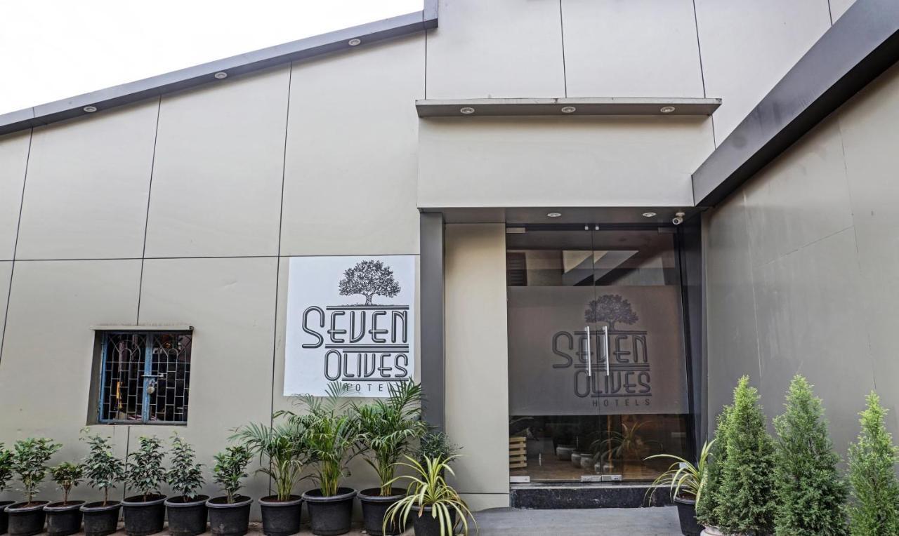 Treebo Trip Seven Olives Andheri Mumbai Exterior photo